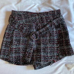 LF KNIT SKORT SIZE MEDIUM